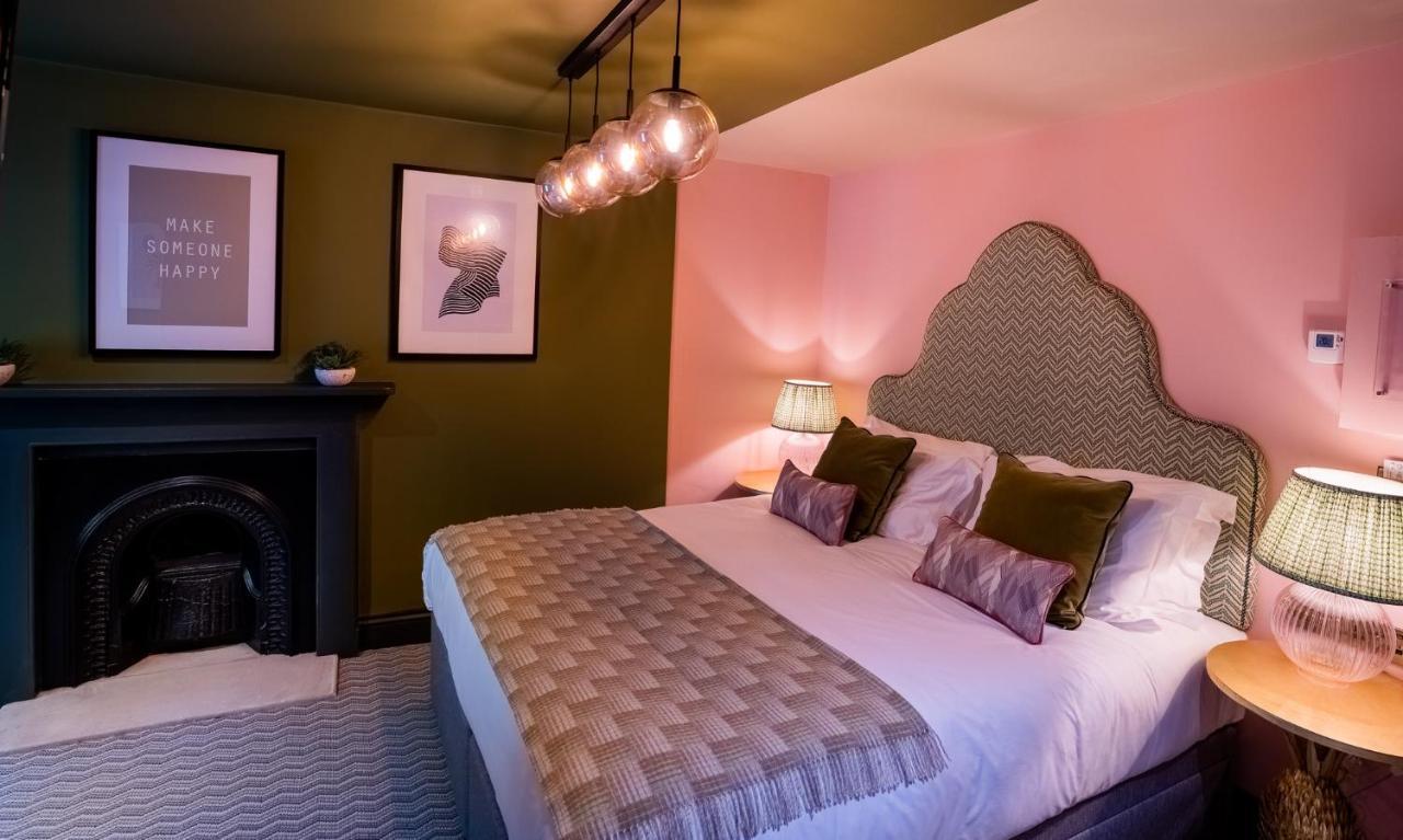 Ingleside House Hotel ไซเร็นเซสเตอร์ ภายนอก รูปภาพ